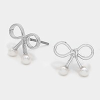 Bow stud earrings with pearls