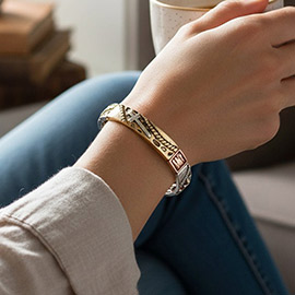 Cross Accented Metal Stretch Bracelet