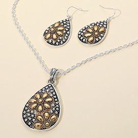 Embossed Floral Pattern Textured Metal Teardrop Pendant Necklace