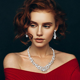 Elegant Teardrop Stone Cluster Accent Rhinestone Embellished Necklace