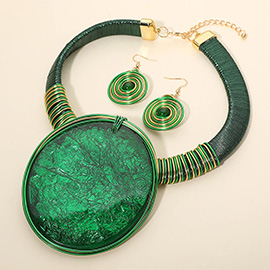 Bold Oval Plate Accent Statement Necklace